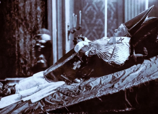  Pope Pius X During His Lying In State