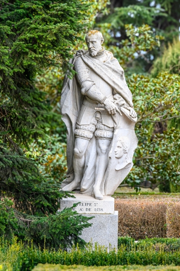 Ancient stone statue of Felipe 2, Madrid, Spain