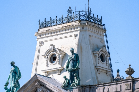 Architecture in Bank of Portugal Building