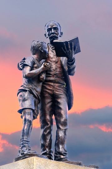 Art statue of Jose Marti and Ismaelillo in Camaguey, Cuba