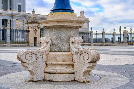 Base Decoration Stone Lamp