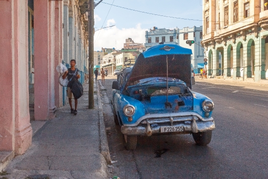 Broken Old Chevrolet Havana