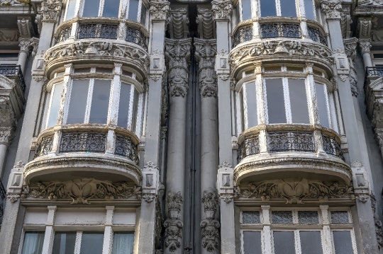 Casa del Cuitu, architectural feature of an enclosed balcony or