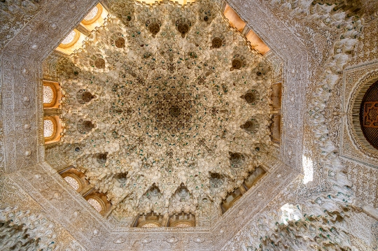 Ceramic Pattern Cupola Ceiling