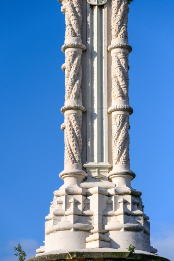 Column Intricacy in Monument