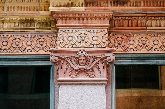 Decoration in Column Capital