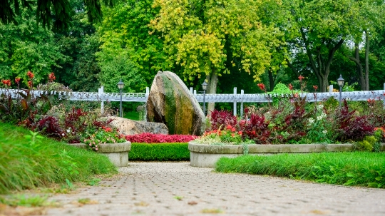 Footpath and Fountain in Toronto