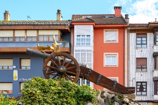 Fountain of the Cannon