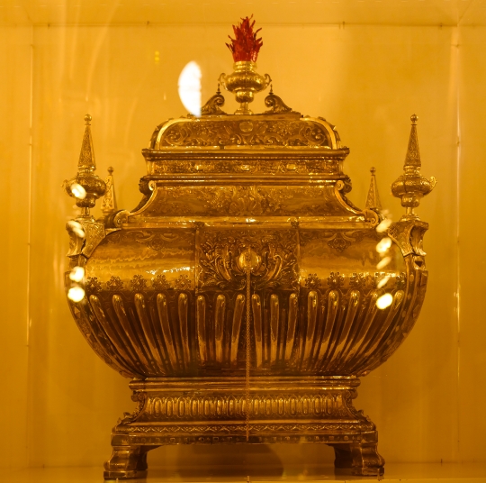 Golden Urn Catholic Antique