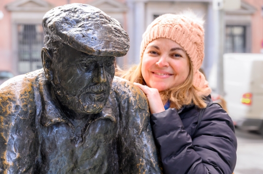 Happy Tourist Portrait Sculpture