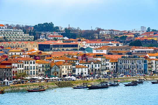 High angle view of the cityscape by the Douro River, with a grou