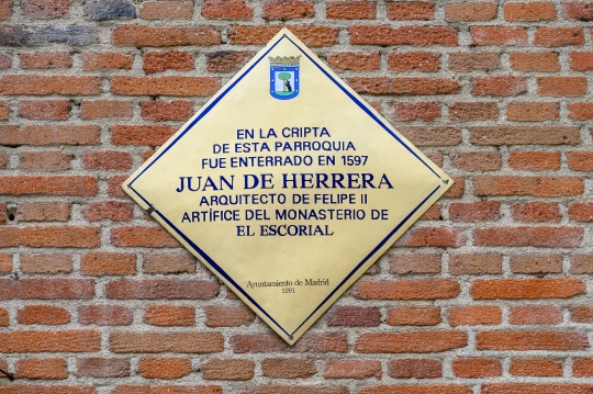 Information sign marking the burial site for Juan de Herrera, Ma