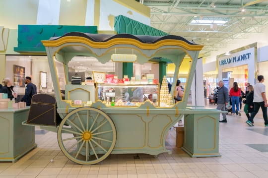 Macarons Cart in Mall