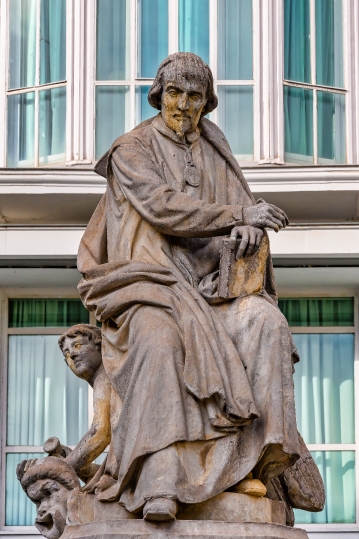 Monument Calderon de la Barca, Madrid