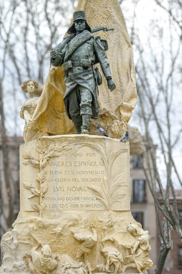 Monument honoring the soldier Luis Noval in a public park, Madri