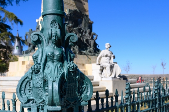 Monument to D. Luis Daoiz y Dom Pedro Velarde