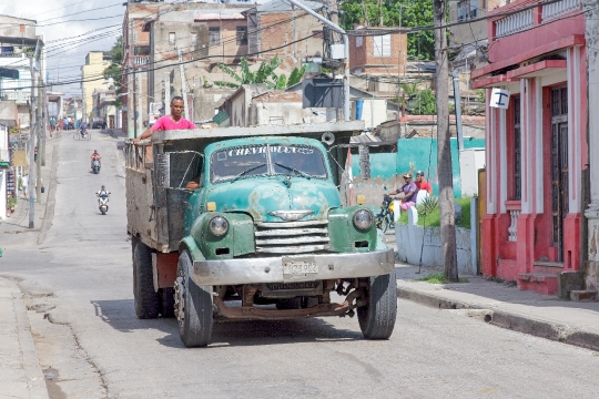 Obsolte American Truck Cuba