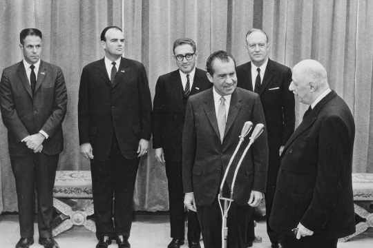 president-nixon-and-staff-members-with-president-charles-degaull