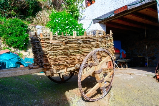 Rustic Cart in Cofino