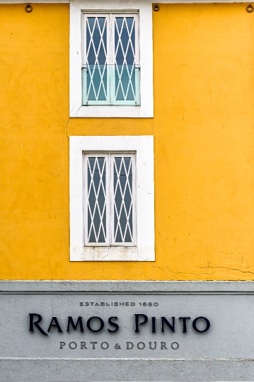 Sign of Ramos Pinto on the exterior wall of the Visitor Centre b