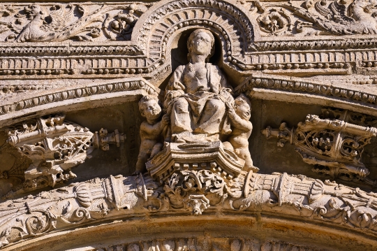 Statue on top of Arch