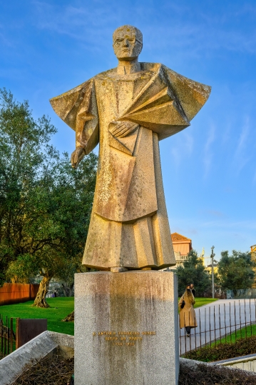 stone statue bishop antonio ferreira