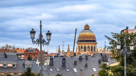 Street light framing the byzantine dome of the Church of Santa T