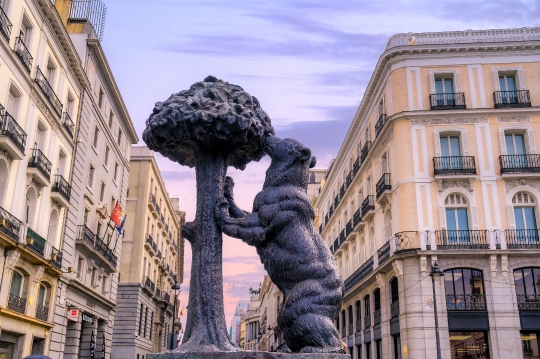 The Bear and the Strawberry Tree, Madrid