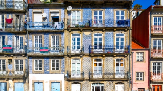 Tiled Facades in Old Buildings