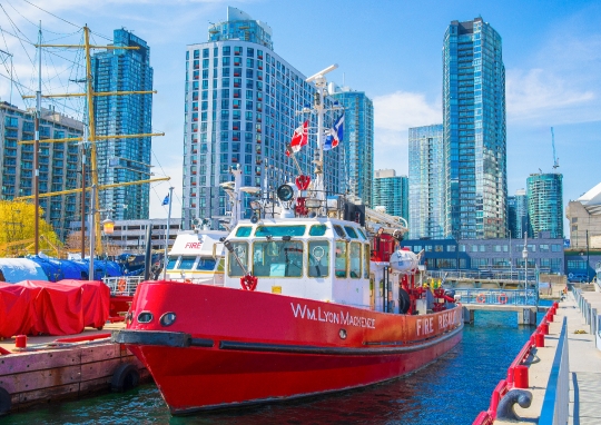 Toronto, Canada, fireboat William Lyon Mackenzie _resh_ 334