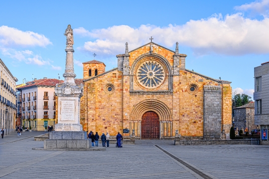 Tourists in the square by the Parish of St. Peter the Apostle, f